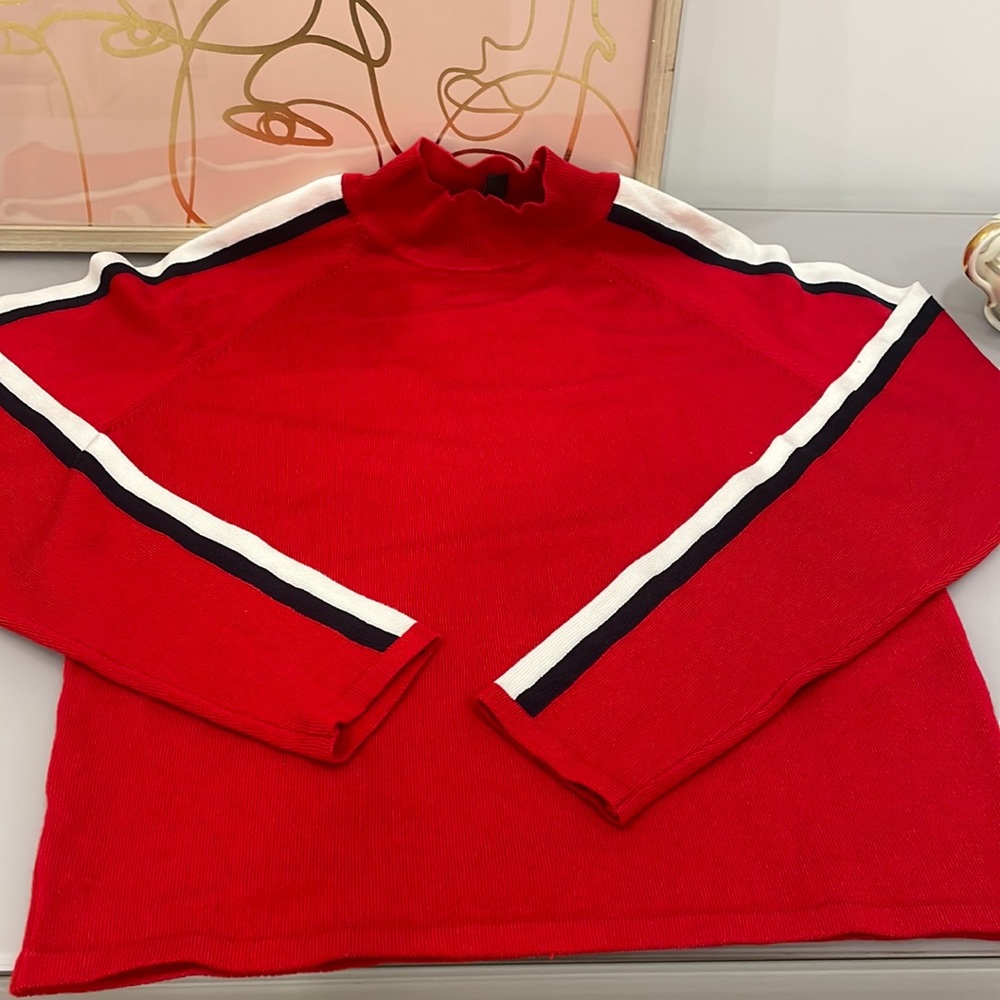 turtle neck red with stripes